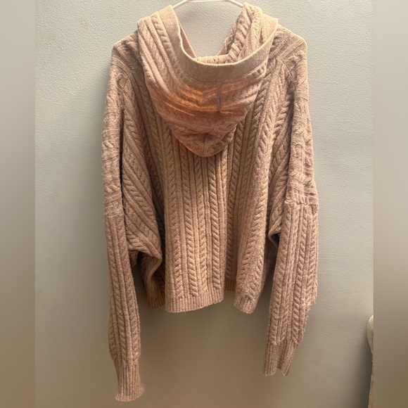 Express Women’s Large Pink Cable Knit Hooded Oversized Cropped Sweater - Picture 4 of 4